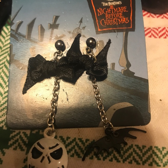 Nightmare Before Christmas post dangle earrings - Picture 3 of 3
